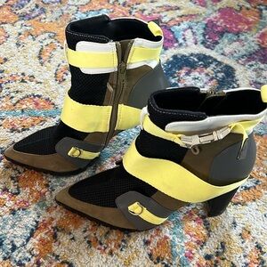 Women’s Steve Madden Boots Size 9